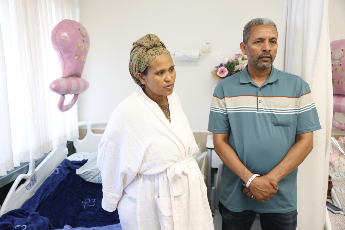 אמה של היימונט קסאו משתחררת מבית החולים אחרי הלידה - וממשיכה לחכות לשובה