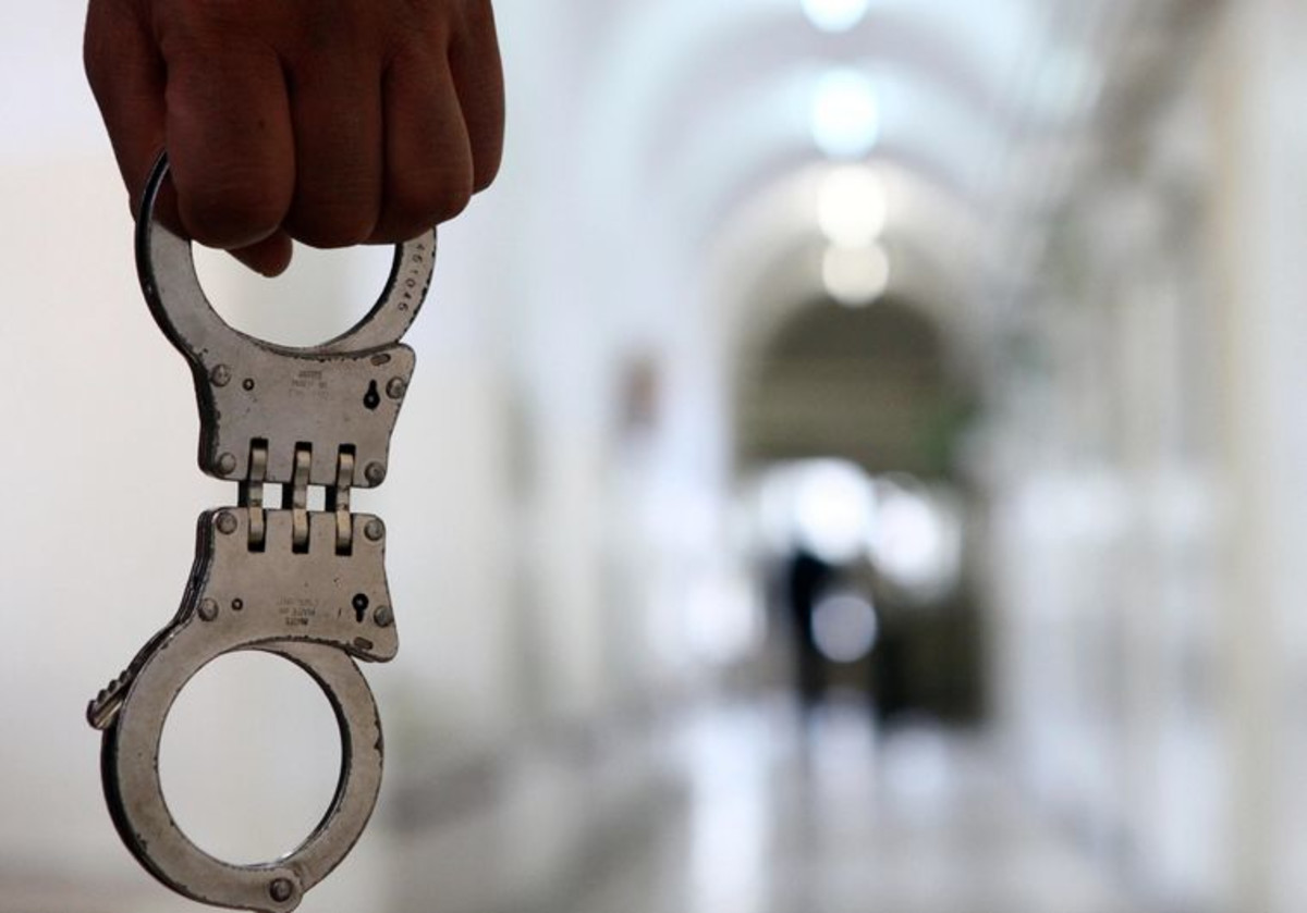 פצצה היסטורית בצרפת: 