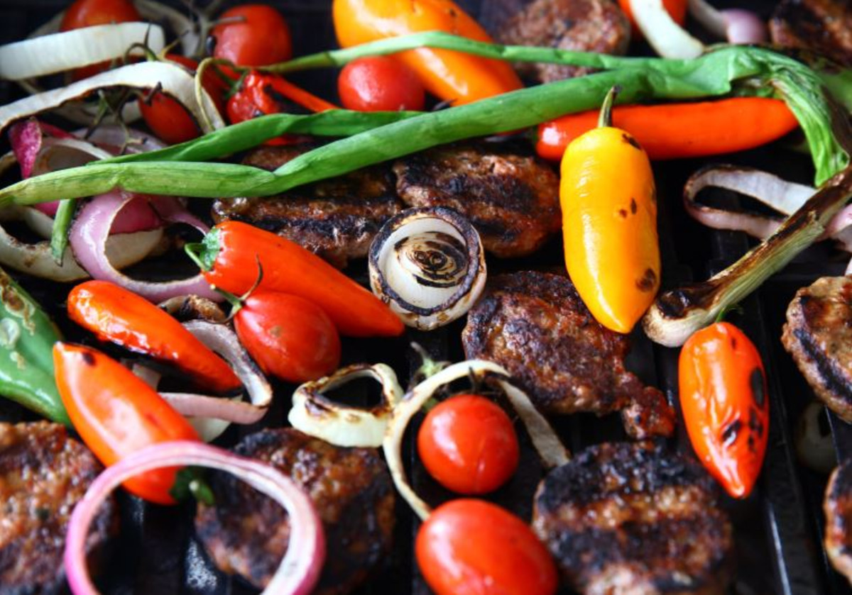 What is the ideal level of meat roasting and when does it pose health risks?