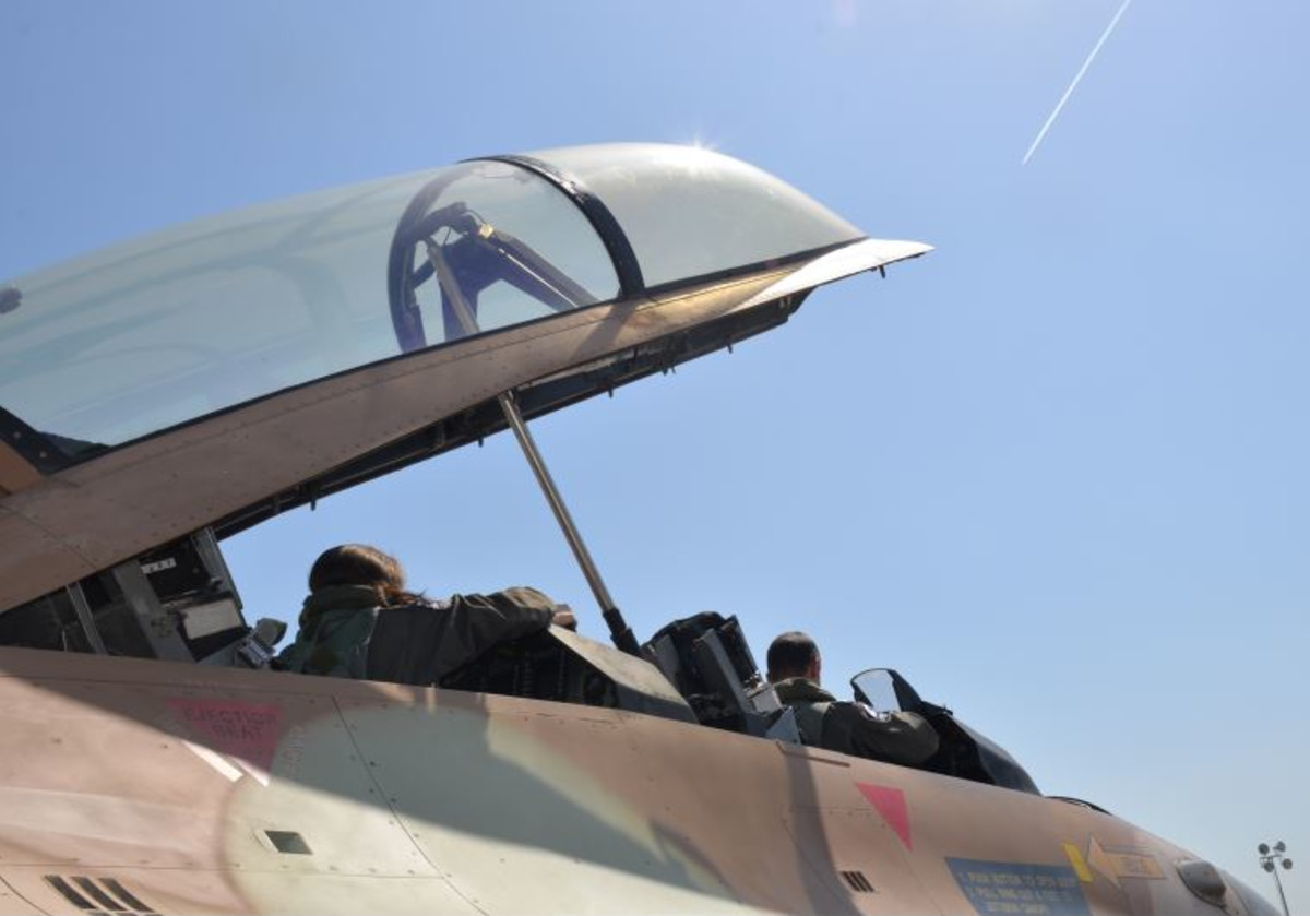 המתנון האיראני שולח זרועות: שני חייל בחיל האוויר נאשמים בריגול