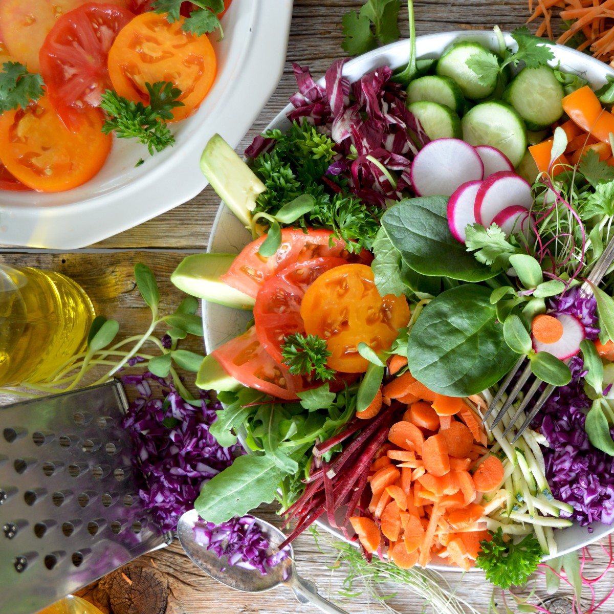 לא רק תוספת: כך תהפכו את הסלט שלכם לארוחה שלמה - ומשביעה לאורך זמן