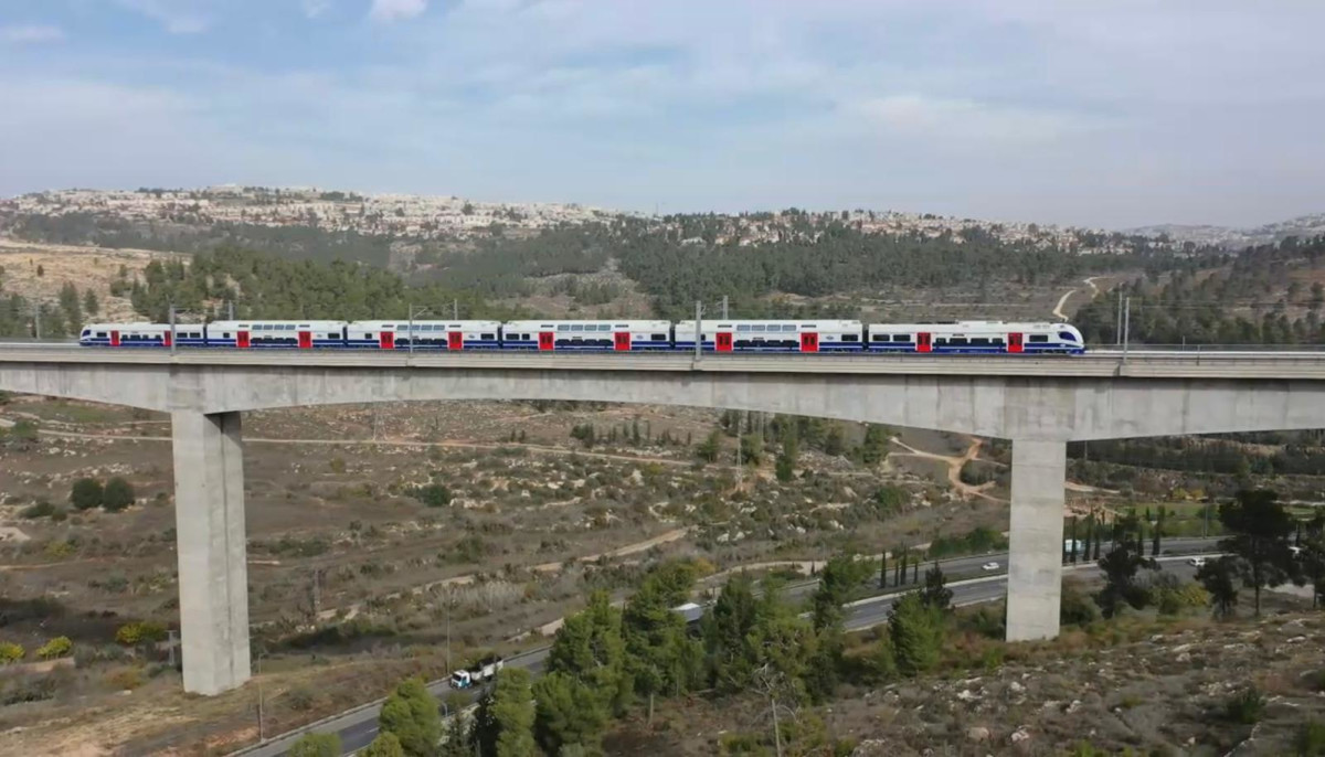 רכבת ישראל בדרך ל-AAA כפול – מהפכת התחבורה הציבורית מתחילה עכשיו
