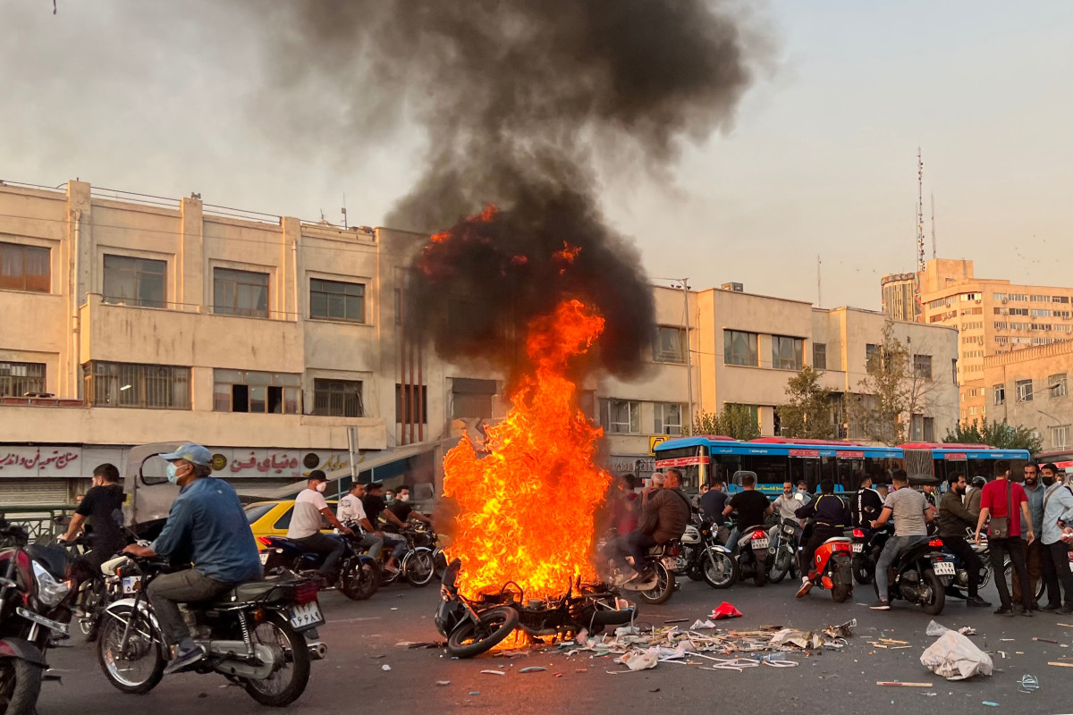 “Death to Dictator, Haminai falls”: the Revolution in Iran is approaching