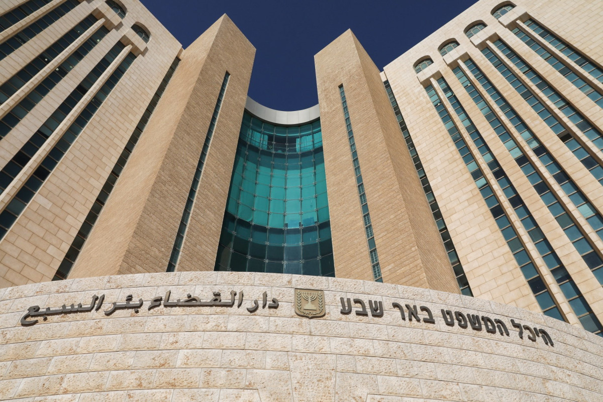 בלתי נתפס: מנהל בית הספר סייע לטייח דקירה של שניים מתלמידיו