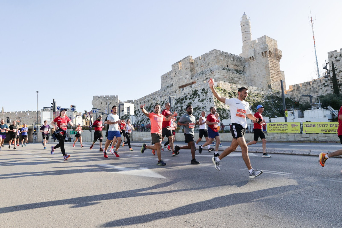 פילאטיס, יוגה או ביקור בחדר הכושר: עם ישראל מוצא נחמה בספורט