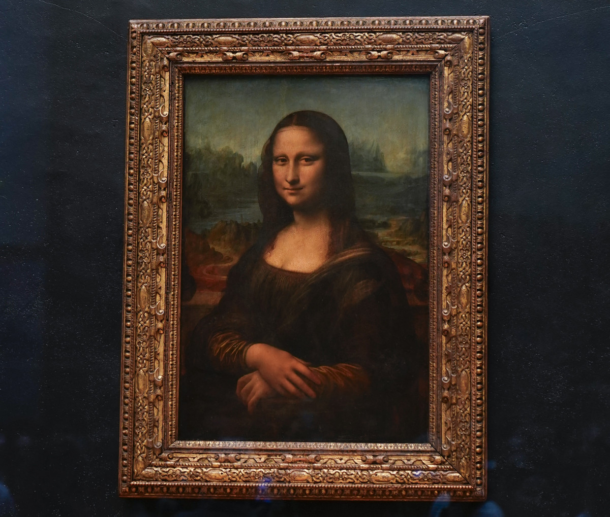 חודשים אחרי השוד – הלובר הוצף במים: מה עלה בגורל הציור הכי מפורסם במוזיאון?