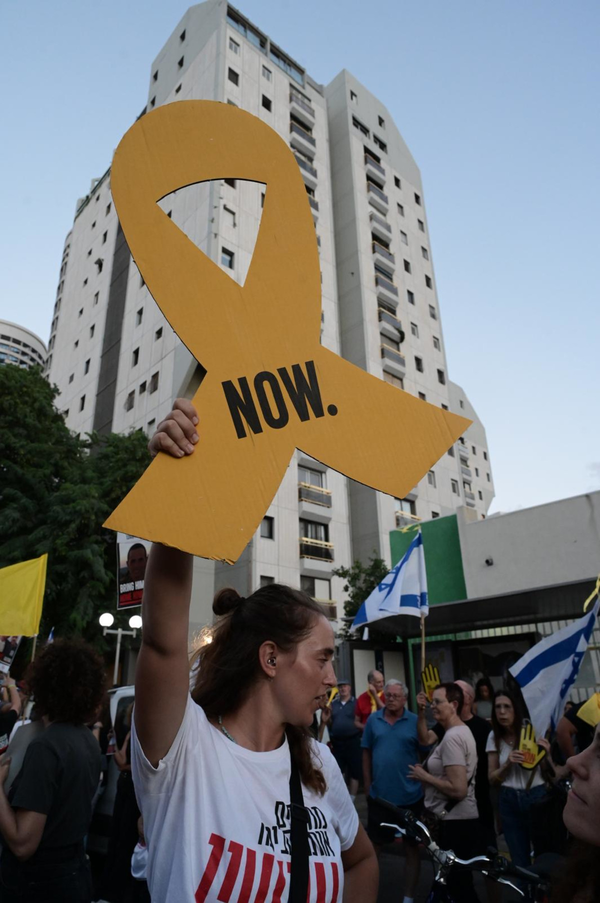 גם בטהרן ובביירות רואים במה ההנהגה מתעסקת בזמן מלחמה, ומסיקים מסקנות