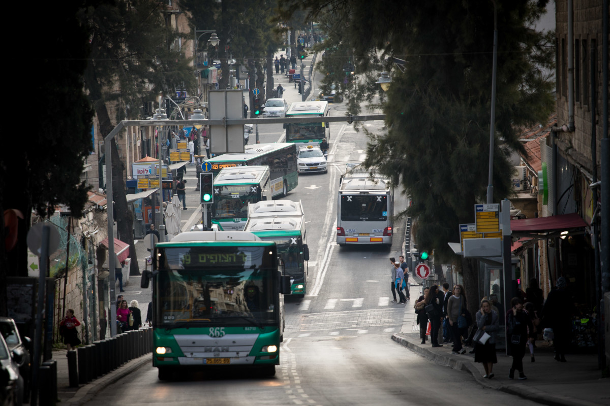 סקר: רוב הציבור מעוניין בתחבורה ומסחר בשבת