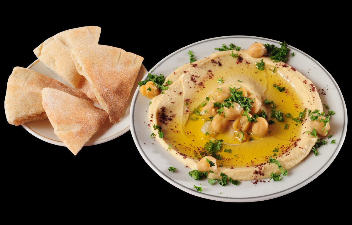 How do chickpeas improve mood and reduce cancer risk?