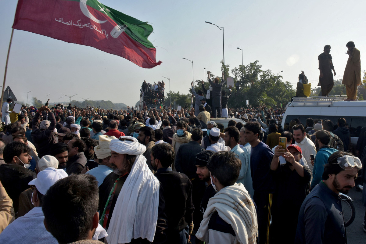 Chaos in Pakistan: Capital city under siege and internet blocked