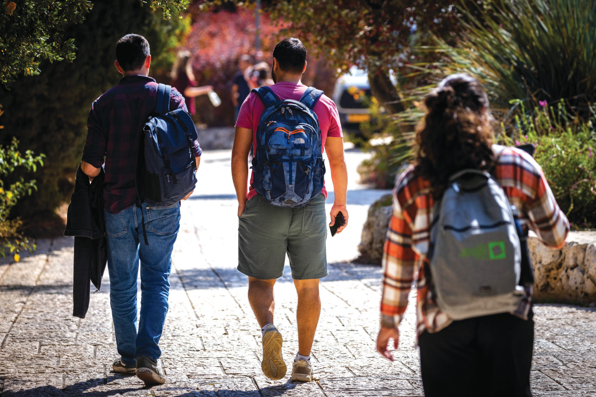 לתת חכות במקום דגים: המפתח להשתלבות אנשים עם לקויות למידה בחברה