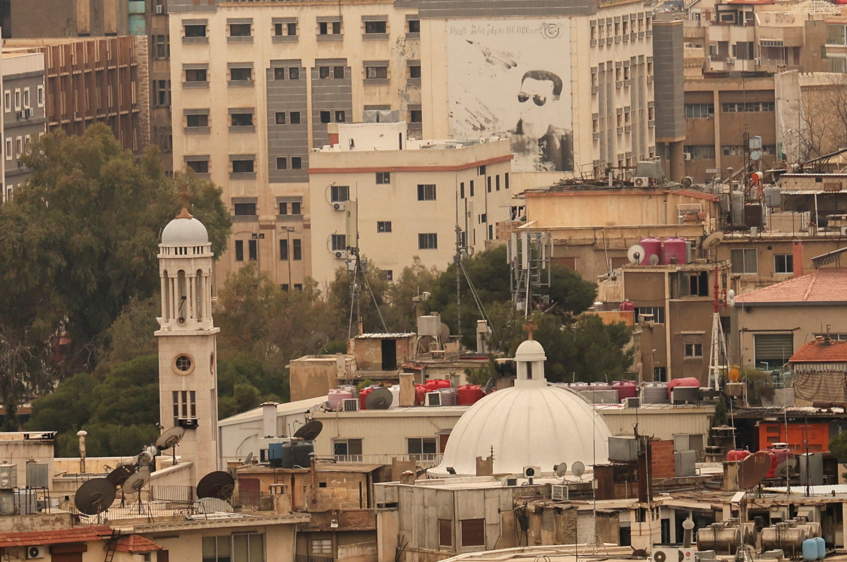 A rare glimpse of the destruction in Damascus: “No one misses the previous regime”