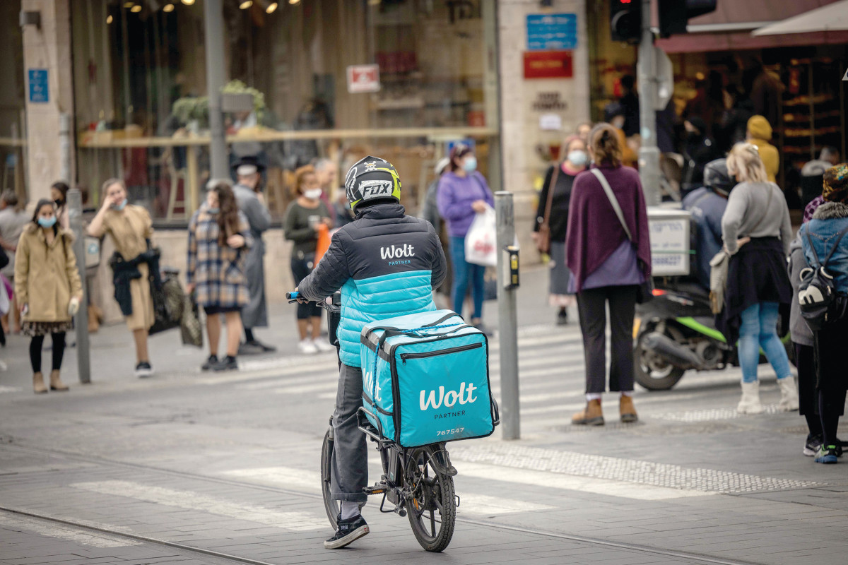 מומחה כלכלה תוקף את דו