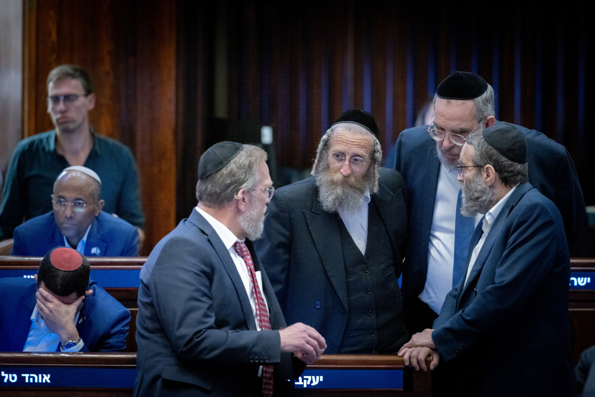 היועמ”שית צוחקת מהצד: הצעת החוק נגדה ירדה מהפרק – לבינתיים