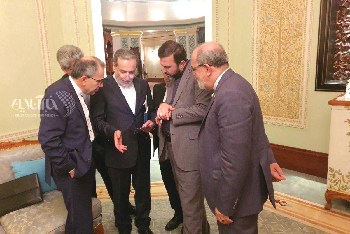 מסובבים אותם על האצבע הקטנה: ארה"ב מתקפלת שוב בשיחות הגרעין