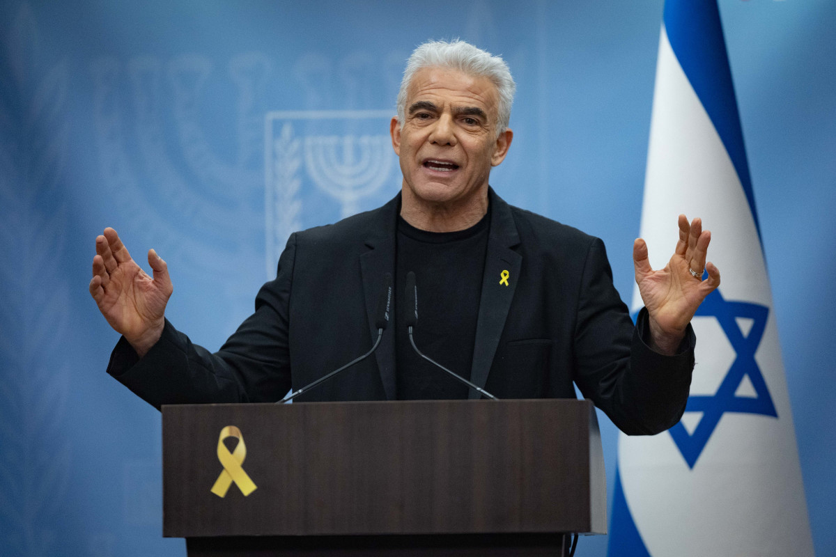 יאיר לפיד תוקף: “חוק בשירות ערוץ 14, צריך להיאבק בו”