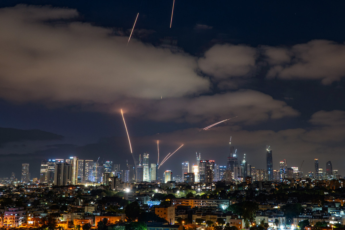 שיגור מלבנון למרכז הארץ: אזעקות בגוש דן ובשרון ללא התרעה מוקדמת | כל העדכונים