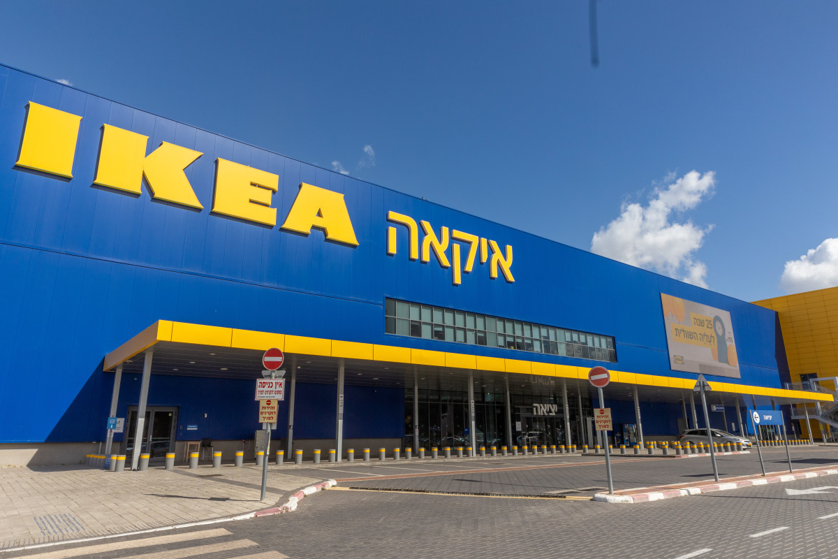 סוד הקסם השוודי: מדוע איקאה נותרה שחקן מרכזי בישראל למרות השחיקה בעולם