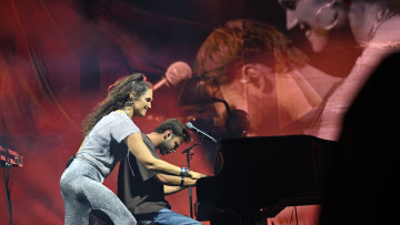 פסטיבל התמר: אלון אהל התיישב ליד הפסנתר - וכל המצדה השתתקה | רועי שאול מורגן