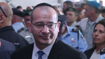 "עם חמישה כדורים באקדח": הבלש שנקלע לתופת משחזר את ההצלה של רומן גופמן | האזינו