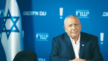 איזנקוט צונח, בנט מתרסק ולפיד נעלם: האופוזיציה בדרך לפספס את הבחירות | דרור רפאל