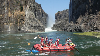 רפטינג במפלי ויקטוריה