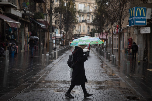 תחזית מזג האוויר גשם מקומי בצפון ובמישור החוף הטמפרטורות נמוכות מהרגיל חדשות מעריב