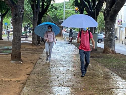 תחזית מזג האוויר ירידה בטמפרטורות וגשמים מקומיים בימים הקרובים מעריב