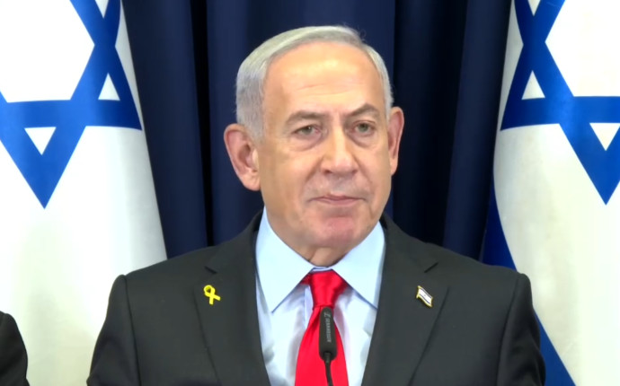 בנימין נתניהו בפתח ישיבת הממשלה