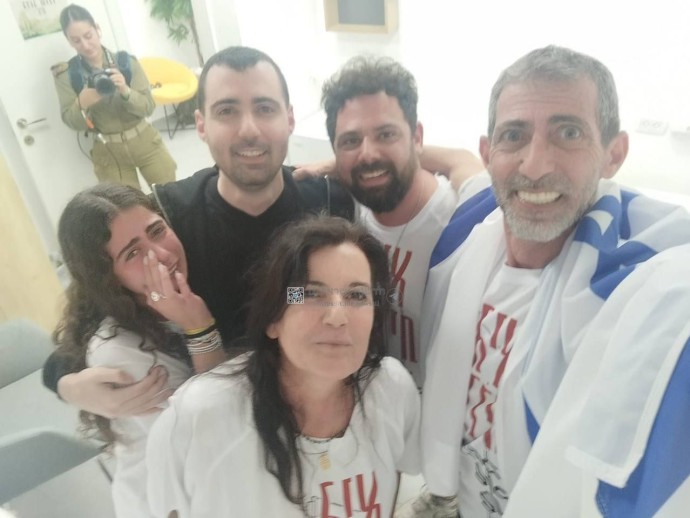 גיא גלבוע דלאל עם משפחתו