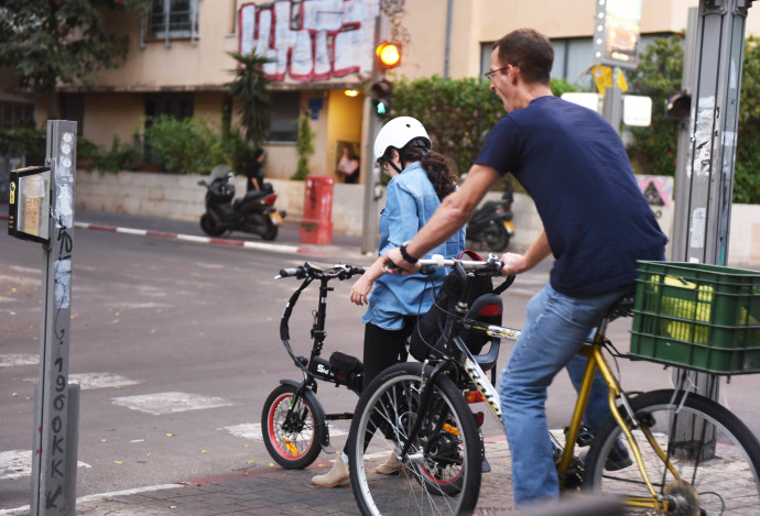 אופניים חשמליים 