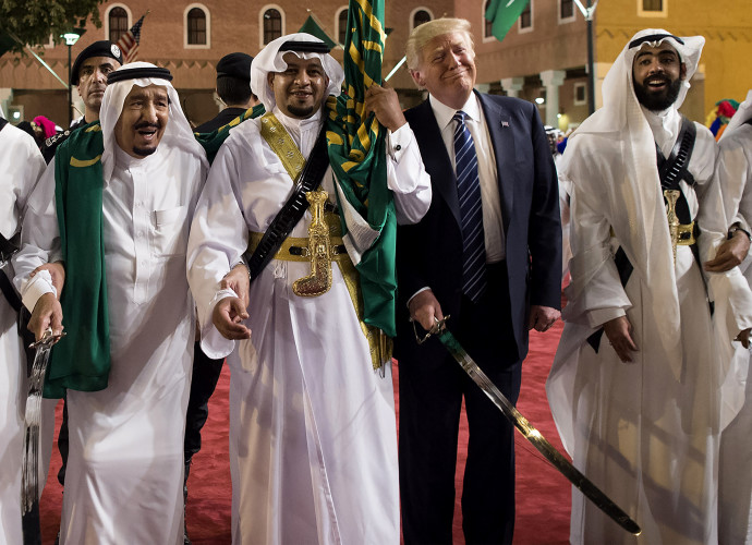 דונלד טראמפ והמלך סלמן מערב הסעודית (צילום: AFP)