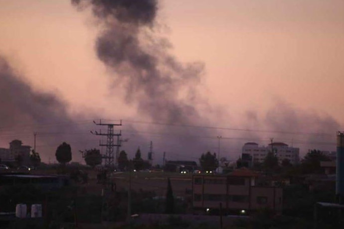 חיל האוויר הישראלי תוקף ברצועת עזה (צילום: רשתות ערביות)