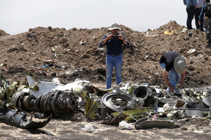 זירת התרסקות המטוס באתיופיה (צילום: רויטרס)
