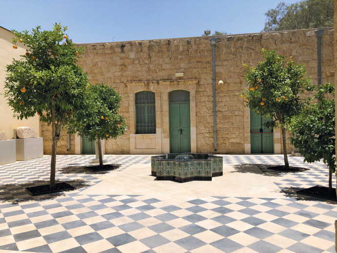 חצר המוזיאון לתרבות האסלאם (צילום: מיטל שרעבי)