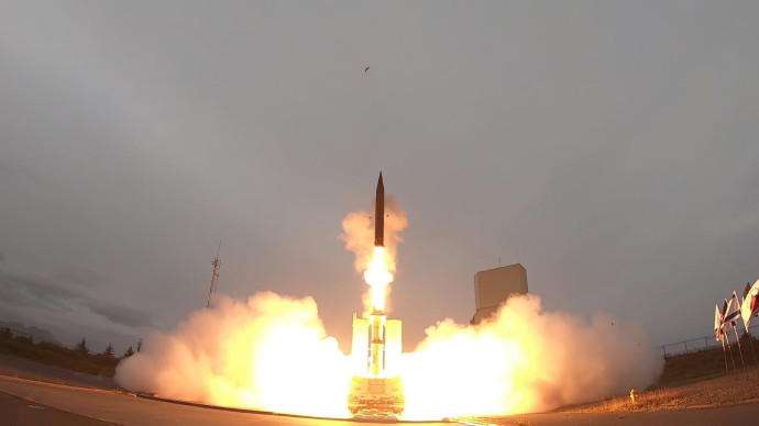 השיגור של חץ 3 (צילום: דוברות משרד הביטחון)