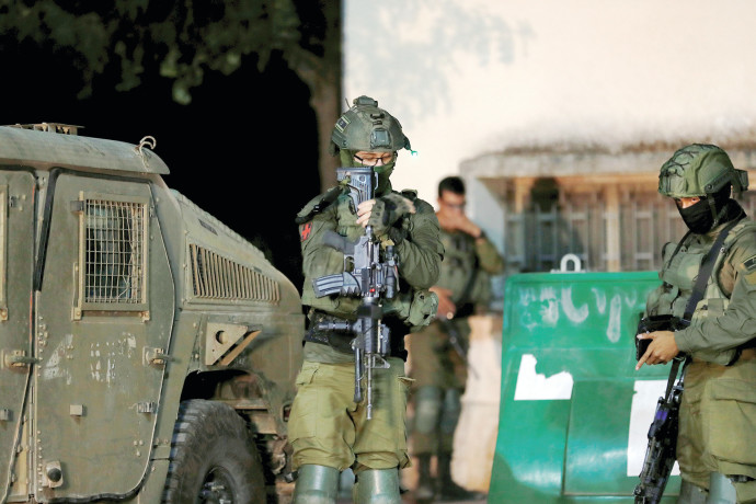 חיילים ישראלים בגבול לבנון (למצולמים אין קשר לנאמר בכתבה) (צילום: פלאש 90)