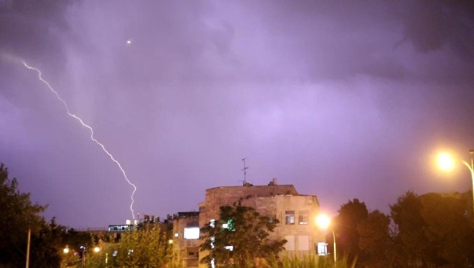  גשם וסערת ברקים בירושלים (צילום: הודיה קלמן, TPS)