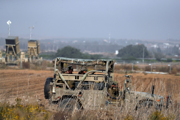 כוח צה"ל סמוך לגבול רצועת עזה (צילום: רויטרס)