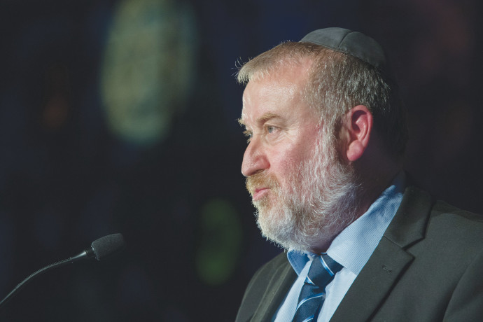 אביחי מנדלבליט