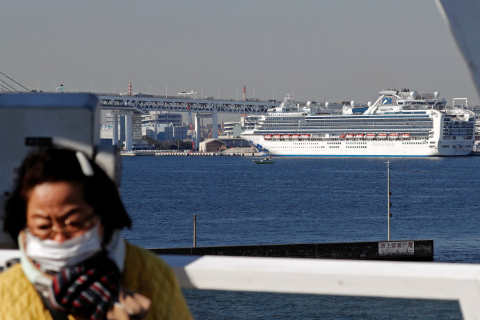 ספינת התענוגות המבודדת מחשש לקורונה ביפן  (צילום: REUTERS/Kim Kyung-Hoon)