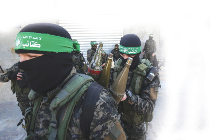 חמושי חמאס (צילום: SAID KHATIB/AFP)
