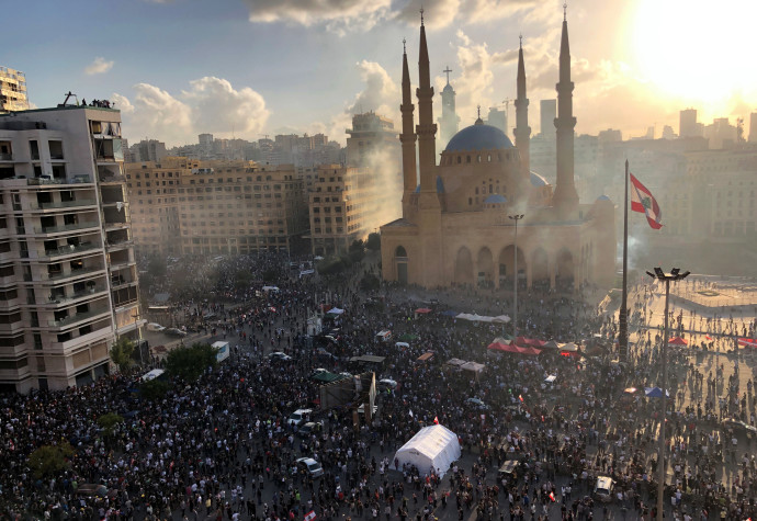 הפגנות ענק בביירות בירת לבנון  (צילום: רויטרס)