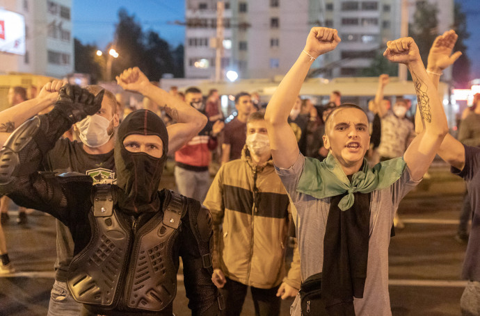 מפגינים בבלארוס (צילום: Jedrzej Nowicki/Agencja Gazeta/via REUTERS)