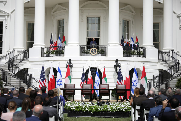 חתימת ההסכמים בבית הלבן (צילום: REUTERS/Tom Brenner)
