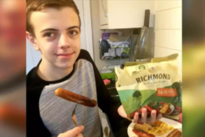 בן סימפסון, הילד שאכל רק נקניקיות (צילום: רשתות חברתיות)