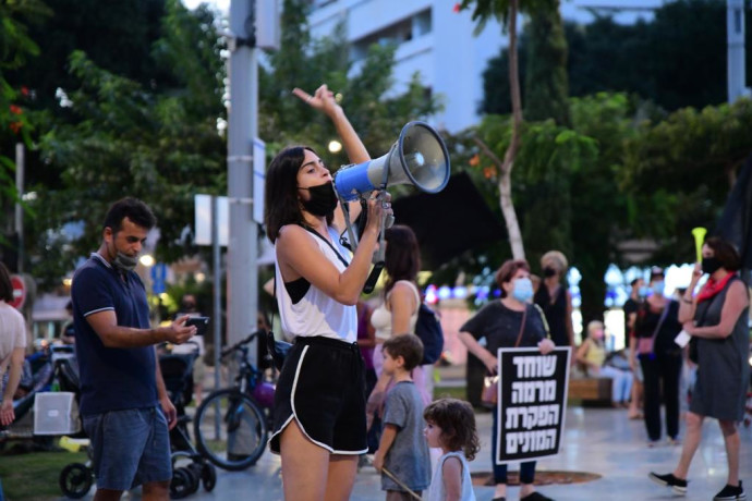 הפגנת מחאה נגד בנימין נתניהו בתל אביב (צילום: אבשלום ששוני)