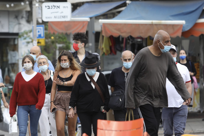 אנשים במסכה, קורונה בתל אביב (צילום: מארק ישראל סלם)