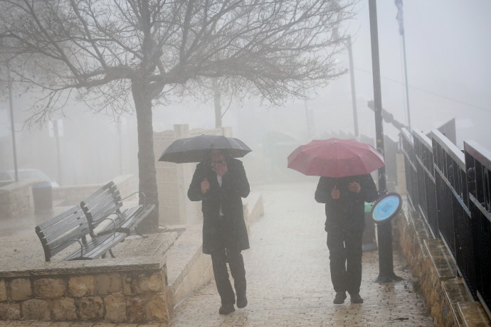 תחזית מזג האוויר: הגשם יחזור הלילה, בסופ"ש - סוער וקר מהרגיל | מעריב