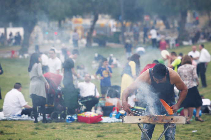 מנגלים ביום העצמאות